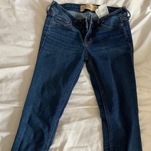 dark blue hollister jeans